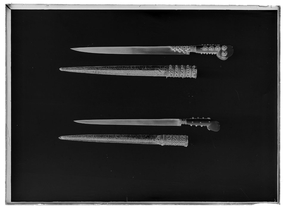 Kniv av yatagantyp, Java - Livrustkammaren - 17475-negative