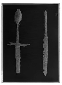 Kniv, jordfynd - Livrustkammaren - 17583-negative