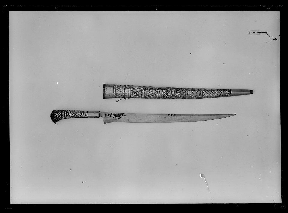 Kniv av yatagantyp, Främre Orienten - Livrustkammaren - 68986