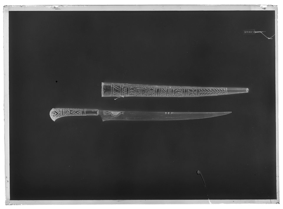 Kniv av yatagantyp, Främre Orienten - Livrustkammaren - 68986-negative