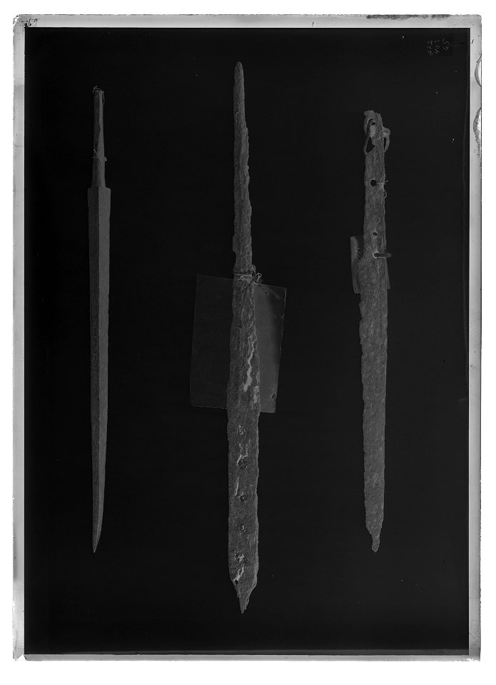Kniv, jordfynd - Livrustkammaren - 34707-negative