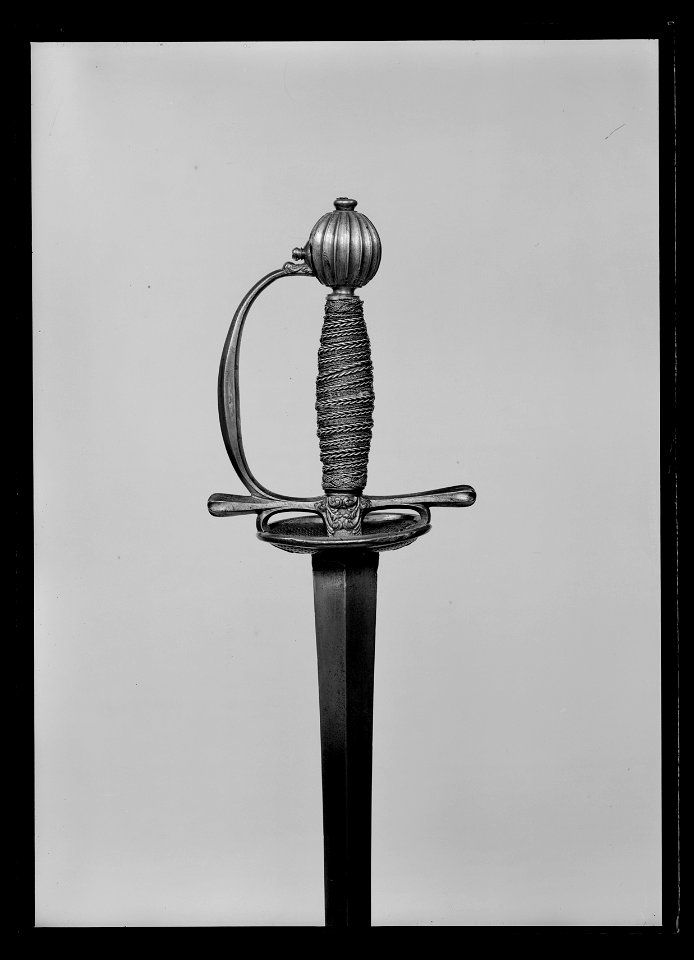 Kommendervärja, Sverige 1715-1718, e.u. använd av Karl XII vid Fredrikshald 1718 - Livrustkammaren - 43299