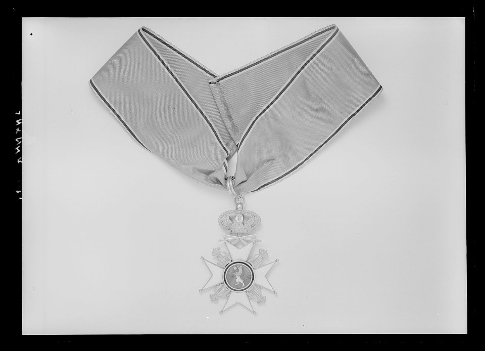 Kommendörskors med svärd, norska S:t Olavsorden, m:1847 - Livrustkammaren - 26239
