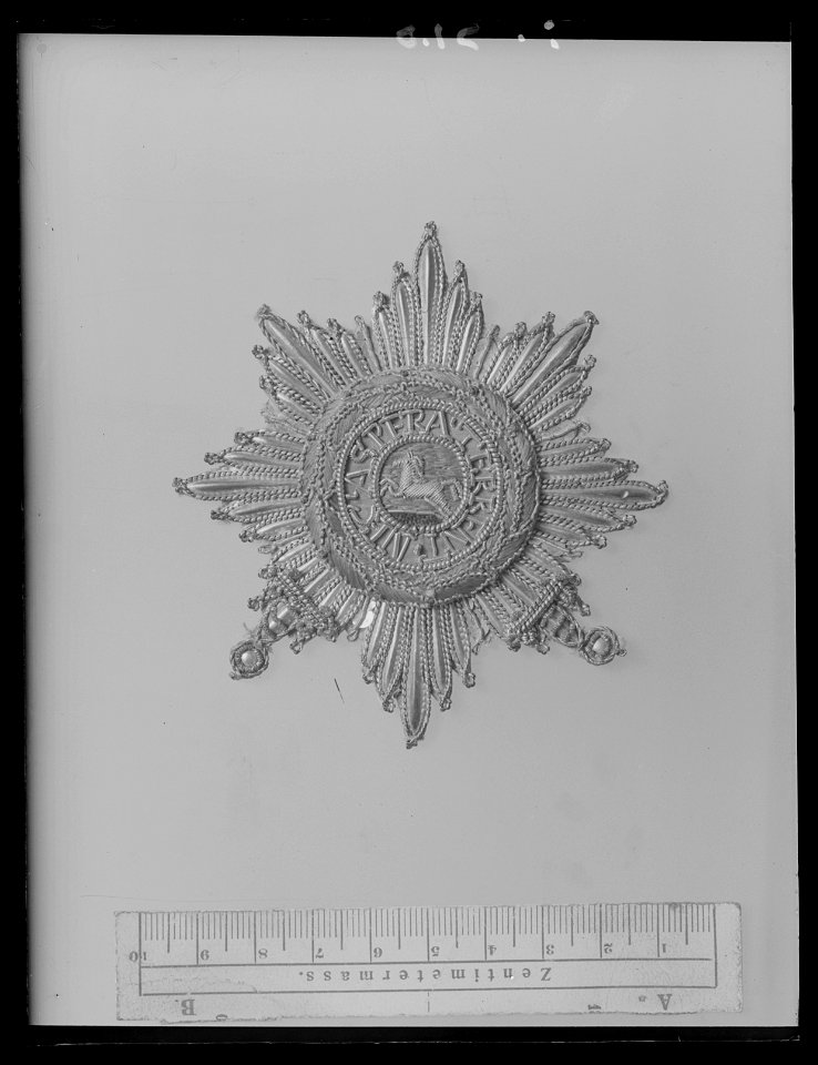 Kraschan för militär kommendör med stora korset av Guelferorden, Hannover, ca 1850 - Livrustkammaren - 70856