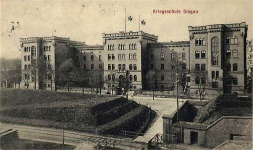 Kriegsschule Glogau, Postkarte von vor 1913. Free illustration for personal and commercial use.
