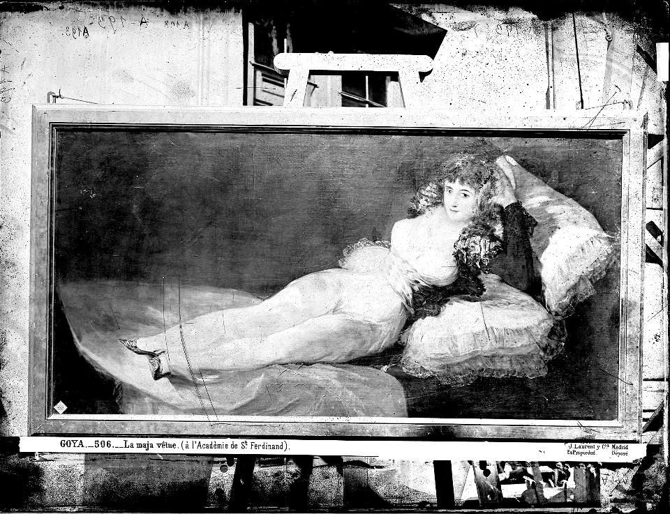 La maja vestida, de Francisco de Goya, fotografiada al sol, por Juan Laurent hacia el año 1868 (circa 1868), VN-01098 P