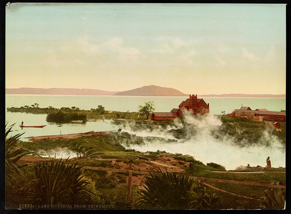 Lake Rotorua from Ohinemutu LCCN2017657822
