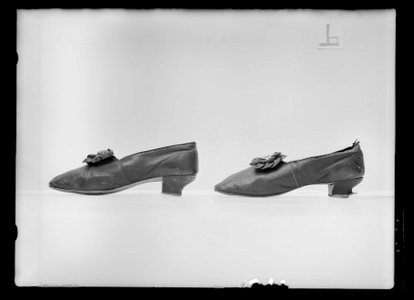 Lakejsko, pumps, gjord av mörkbrunt getskinn - Livrustkammaren - 60409