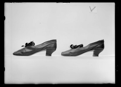 Lakejsko, pumps, gjord av mörkbrunt getskinn - Livrustkammaren - 77530
