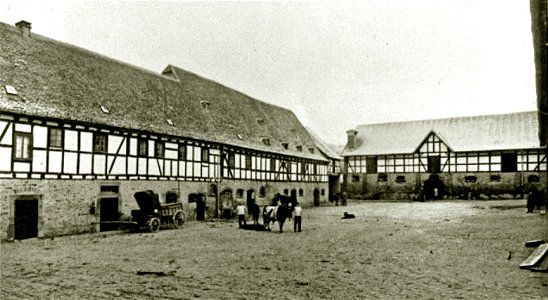 Marburg Görzhäuser Hof Stallgebäude von NW um1900