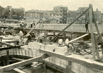Lavori del nuovo ponte Cavour sul Tevere a Roma