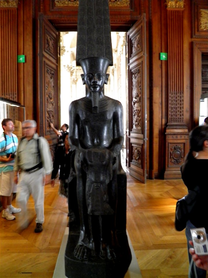 Le dieu Amon protège Toutankhamon - Musée du Louvre