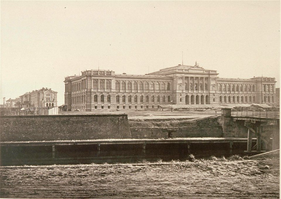 Le Palais universitaire en construction
