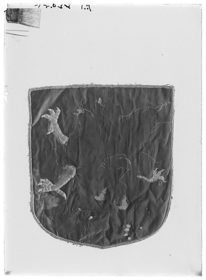 Liflands vapen, broderat för begravningsbanér till Karl X Gustavs begravning den 4 november 1660 - Livrustkammaren - 61704-negative