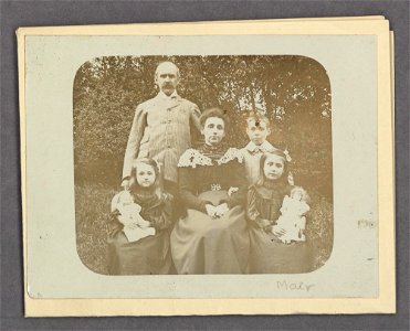 Llwyd ap Iwan, his wife and children (5349037)