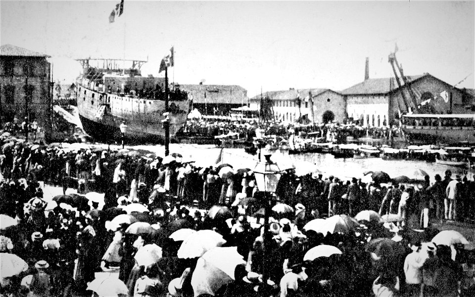 Livorno launch Italian cruiser Pisa (1907) 01