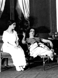 Ludmilla Pitoëff et Nora Sylvère dans La Mouette (1922)