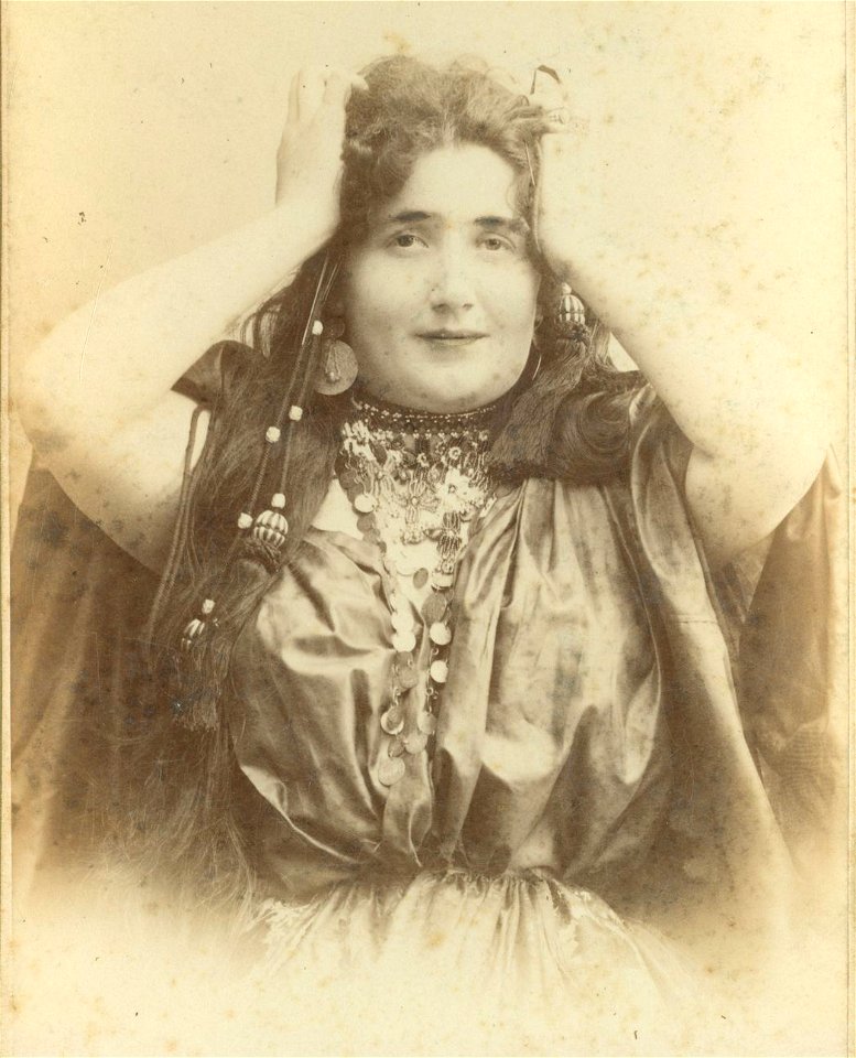 Lukács Júlia portréja (Uher Ödön felvétele) – crop