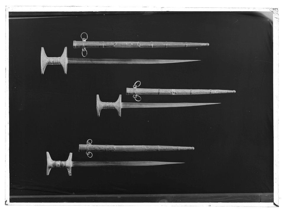 Lång dolk, kabylvapen, Marocko - Livrustkammaren - 34593-negative