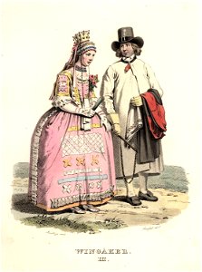 Man och kvinna i bröllopskläder från Vingåker, Södermanland - Nordiska Museet - NMA.0035615