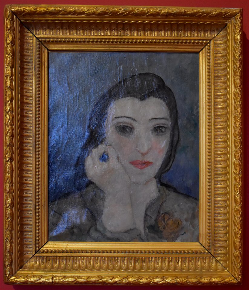 Marie Bermond - Portrait de femme à la bague bleue 01
