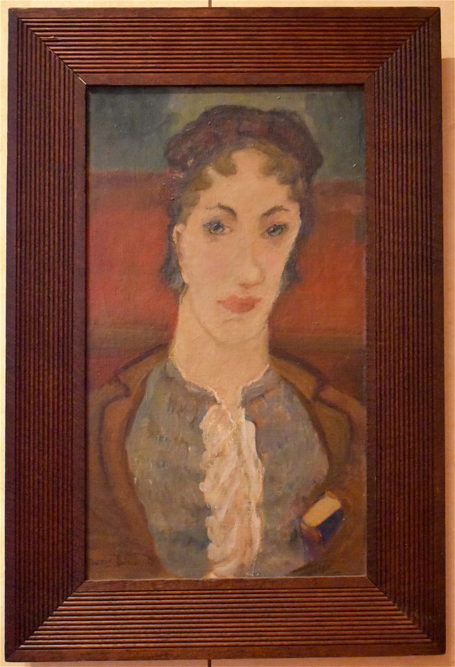 Marie Bermond - Portrait de femme au mur rouge 01