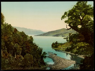 Mokau Inlet, Lake Waikaremoana LCCN2017649297
