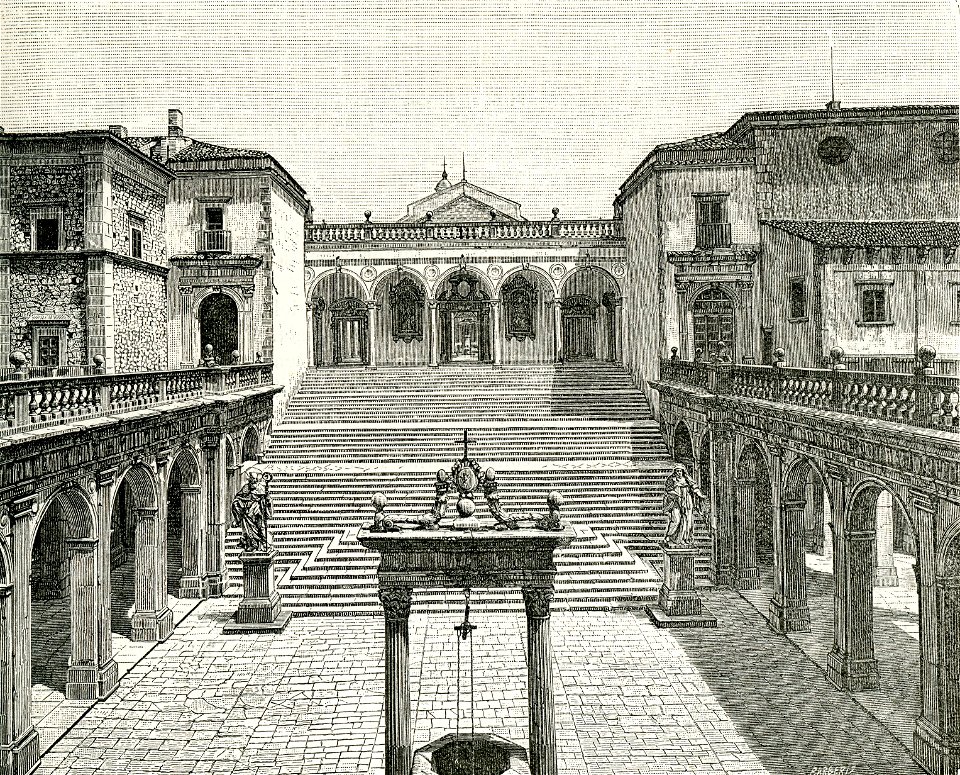 Montecassino il cortile centrale, visto dall’alto della loggia