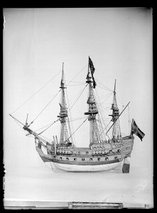 Modell av ett örlogsskepp - Livrustkammaren - 18027