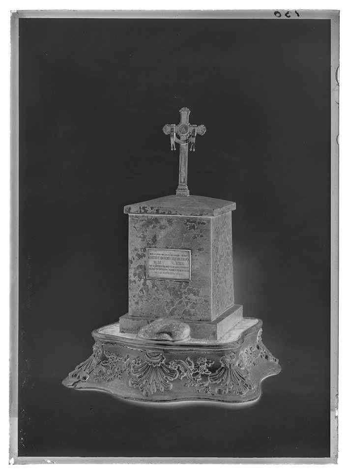 Modell till monument över GIIA och Carl XIV Johans bedrifter, Leipzig - Livrustkammaren - 34696-negative