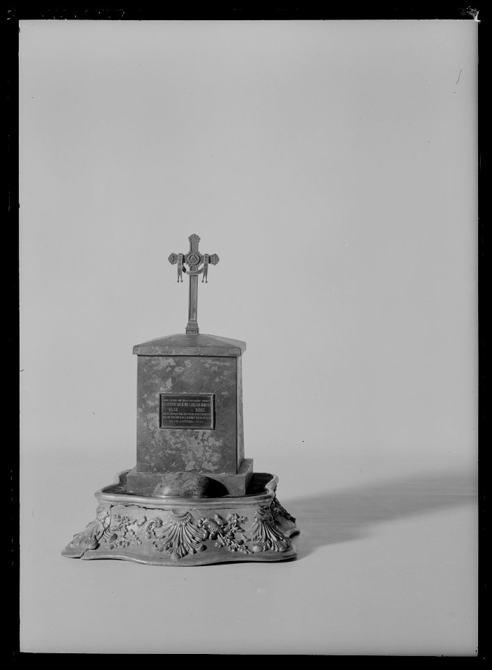 Modell till monument över GIIA och Carl XIV Johans bedrifter, Leipzig - Livrustkammaren - 53240