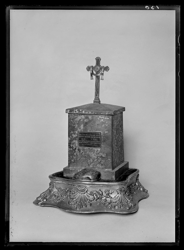 Modell till monument över GIIA och Carl XIV Johans bedrifter, Leipzig - Livrustkammaren - 34696