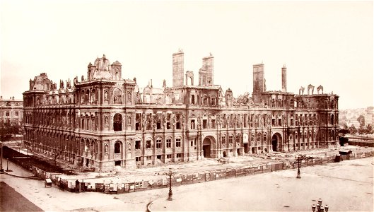 Marville, Charles - State of the Hôtel de Ville of Paris after the fire suffered during the revolts of the Comuna - Google Art Project