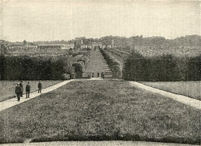 Monza il Viale dei Palloni nella Villa Reale