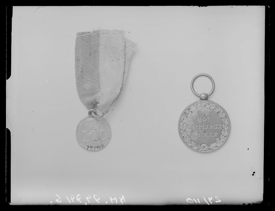 Medalj För Tapperhet i fält, frånsida - Livrustkammaren - 62158