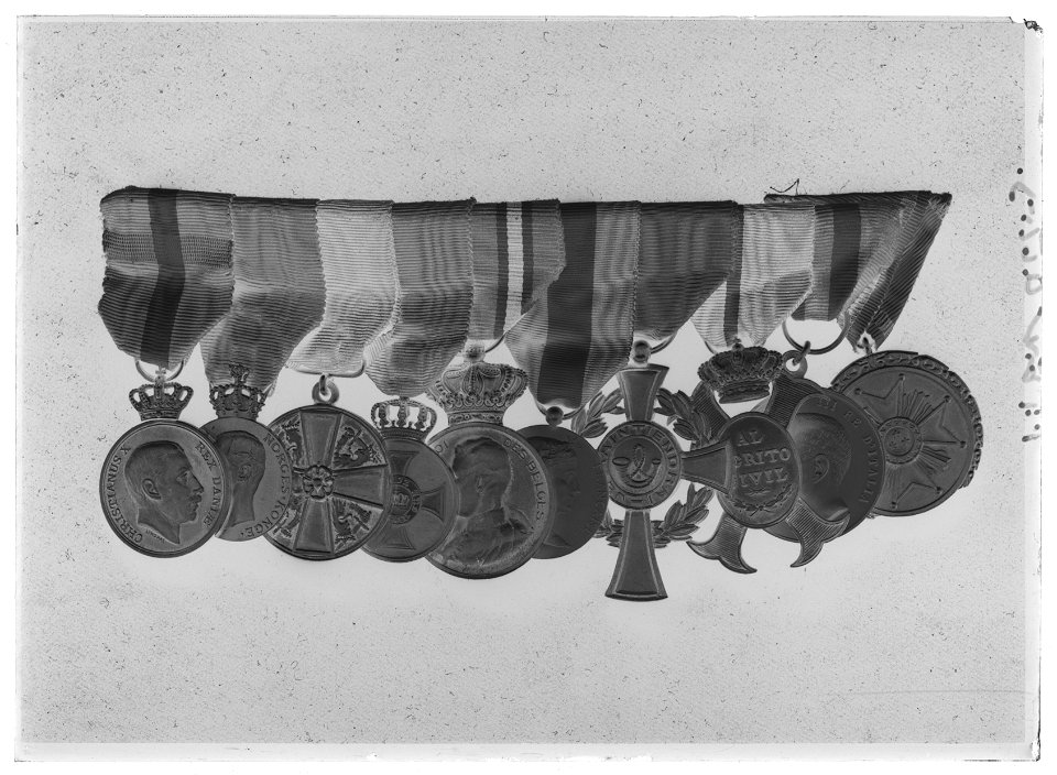 Medaljspänne - Livrustkammaren - 70434-negative