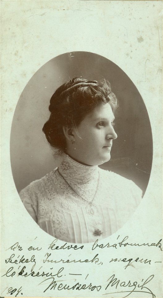 Menszáros Margit színésznő, 1904