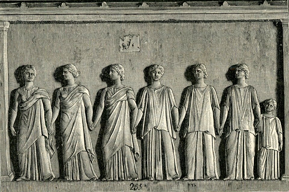 Napoli Museo Nazionale Le Tre Grazie con varie Ninfe