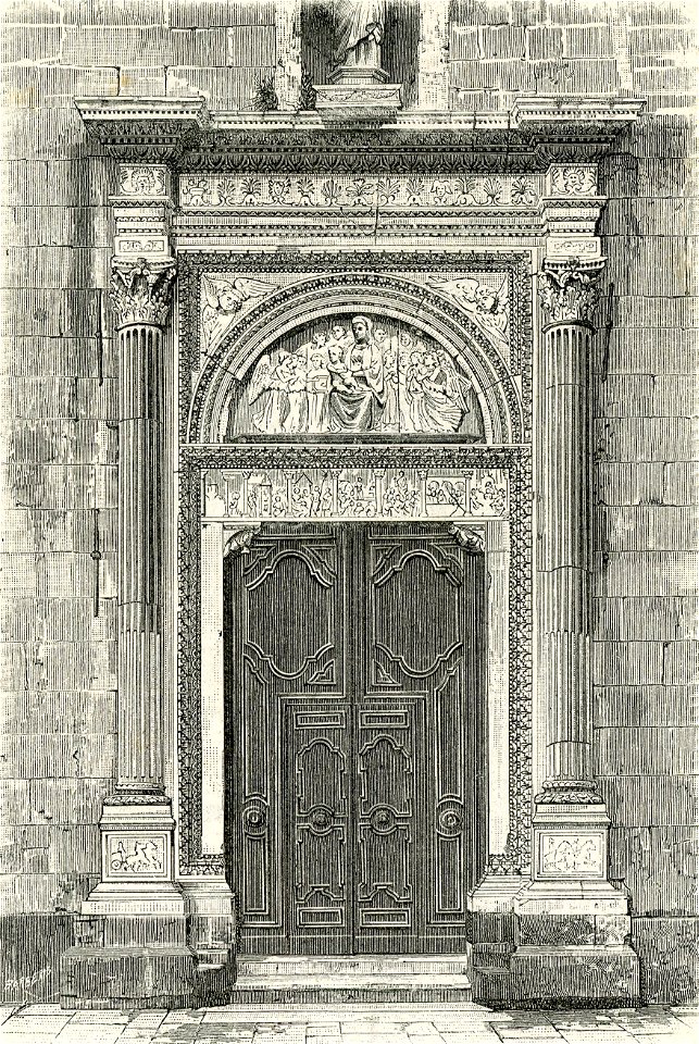 Napoli Castel Nuovo ingresso principale della chiesa di Santa Barbara