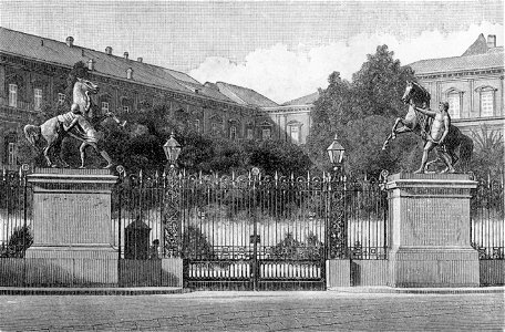 Napoli Palazzo Reale cavalli di bronzo all ingresso del giardino