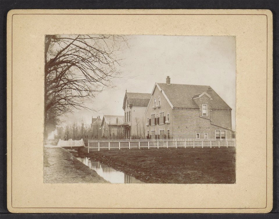 Middenweg 106-108, 110, 112 en 114 (v.r.n.l.), Afb ANWZ00470000001
