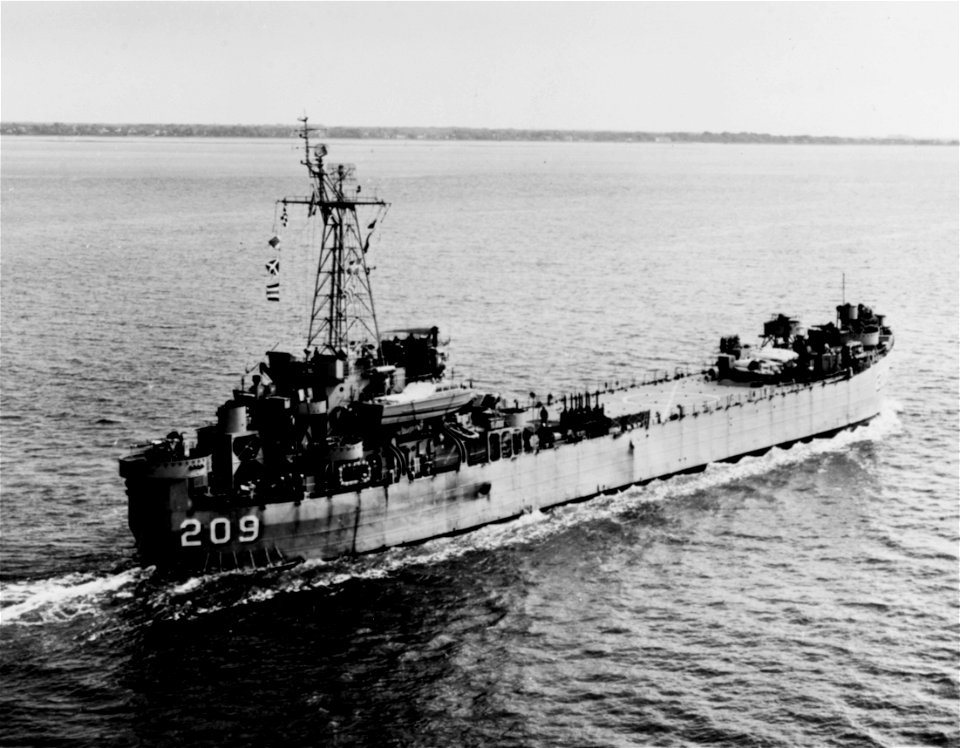 NH 84844 USS BAMBERG COUNTY (LST-209)