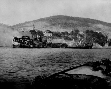 NH 51438 USS LST-282