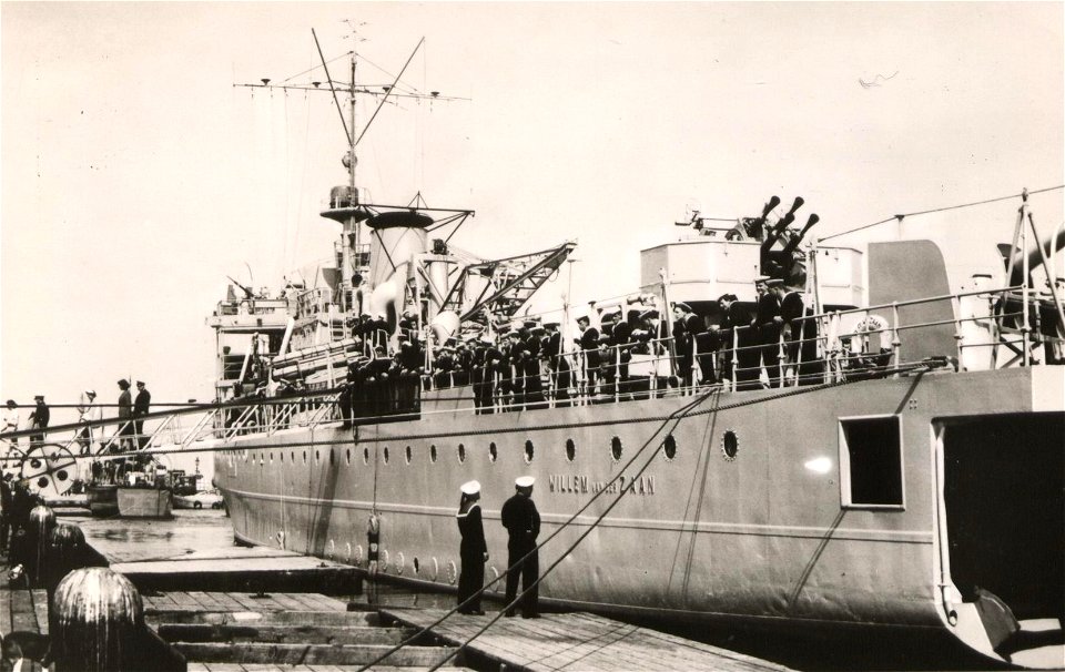 Mijnenlegger F 824 Willem vd Zaan