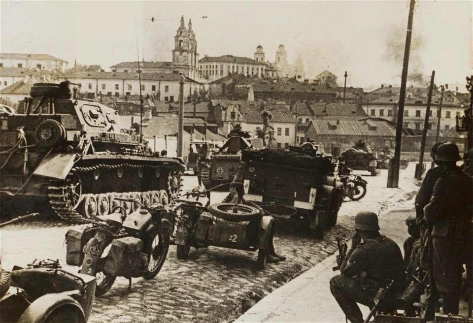 Miensk, Vialikaja Barysaŭskaja. Менск, Вялікая Барысаўская (09.07.1941)