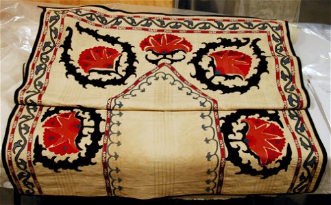 Mihrab (with red and black flowers) (6124508277)