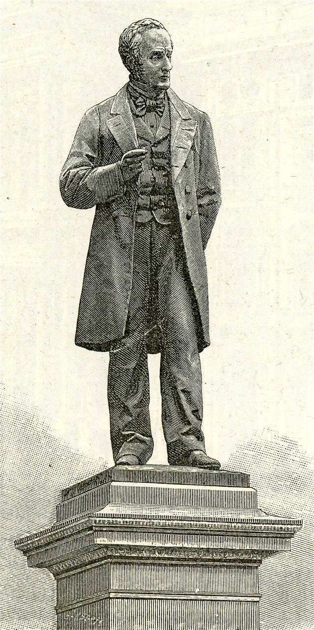 Milano monumento ad Alessandro Manzoni
