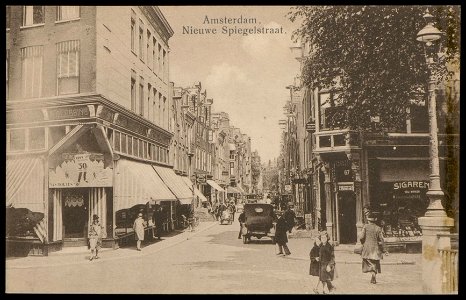 Nieuwe Spiegelstraat gezien vanaf Prinsengracht naar Herengracht, Afb PBKD00277000001