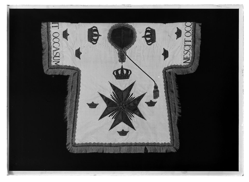 Nordstjärneordens häroldskåpa, 1800-tal - Livrustkammaren - 34975-negative