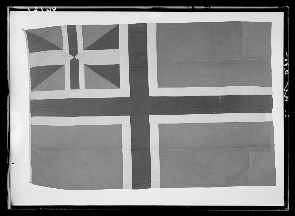 Norsk flagga med senare unionsmärket - Livrustkammaren - 35624